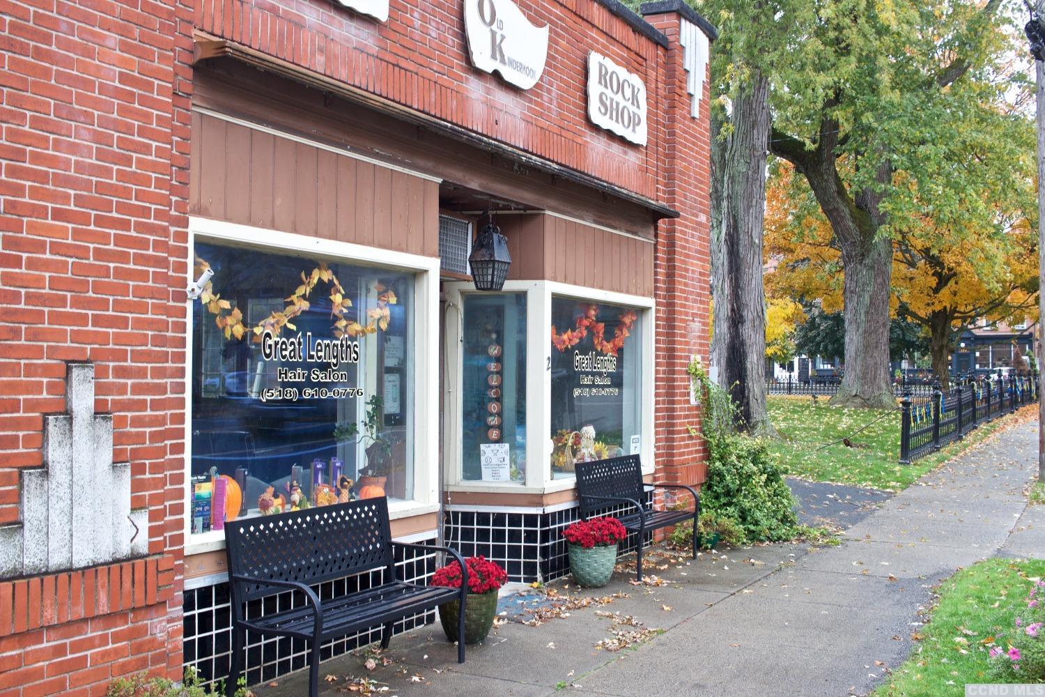 2 Chatham St, Kinderhook, NY 12106