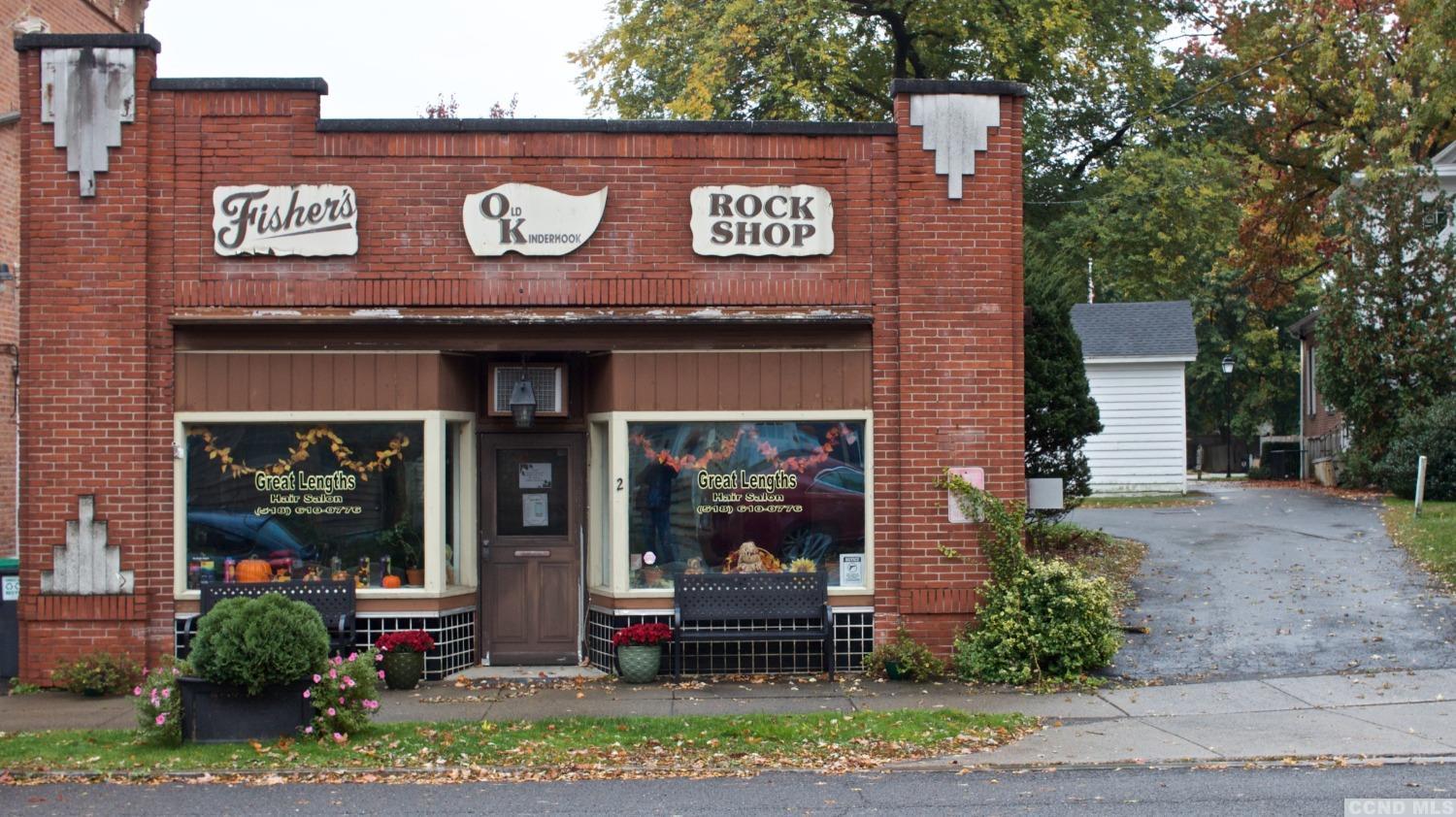 2 Chatham St, Kinderhook, NY 12106