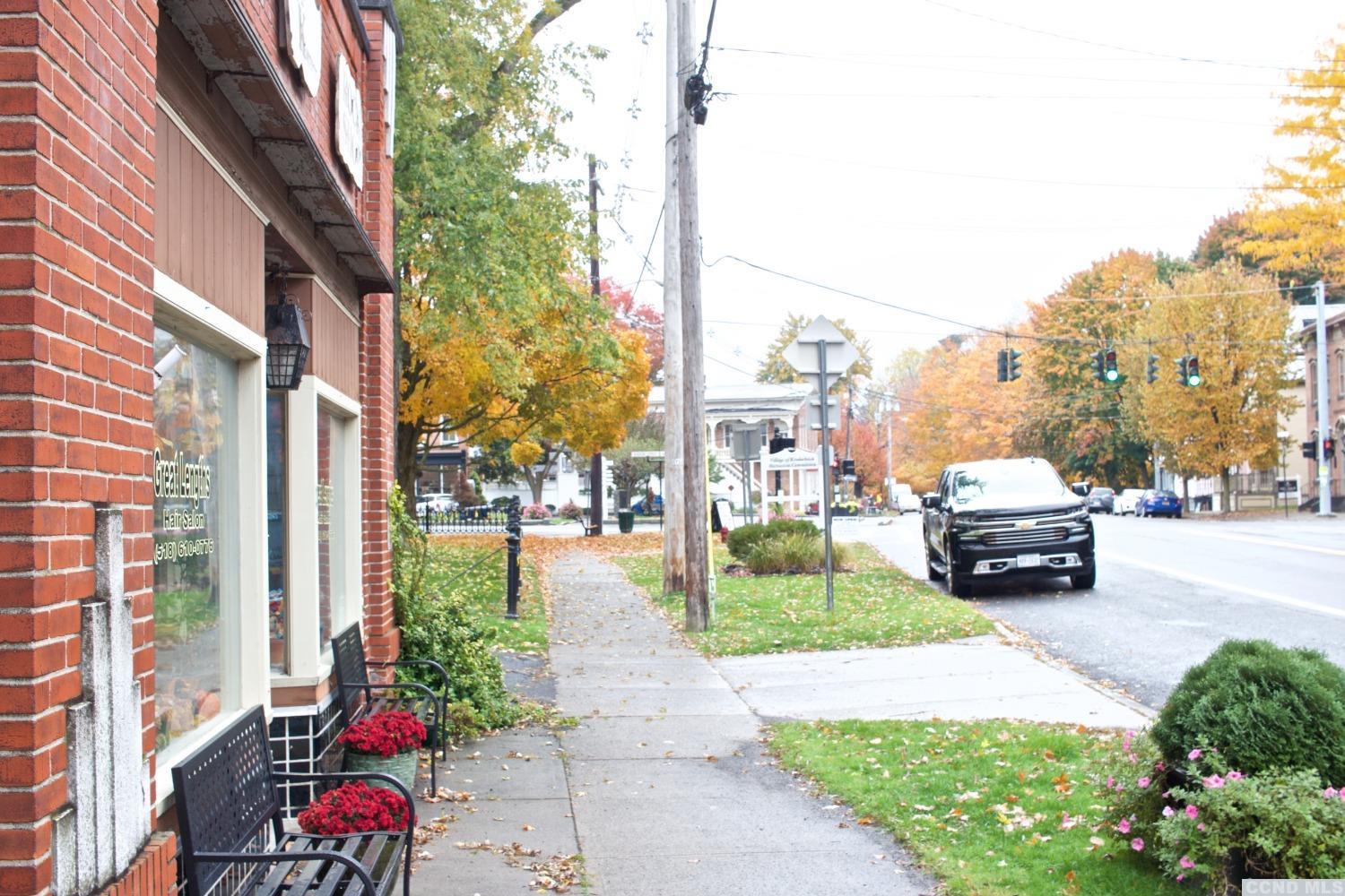 2 Chatham St, Kinderhook, NY 12106