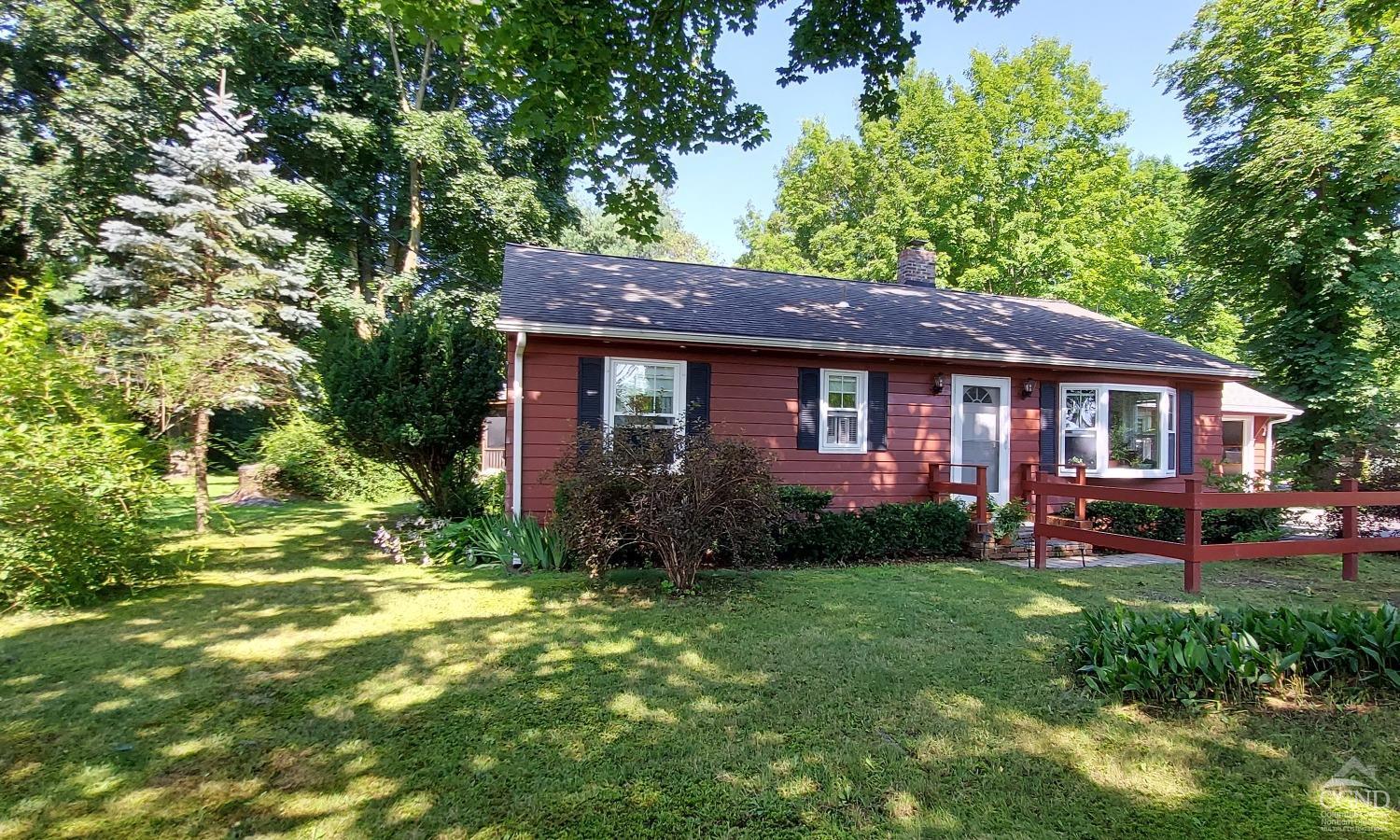 Sold 55 Chatham Street, Kinderhook, NY 12106 2 Beds / 1 Full Bath