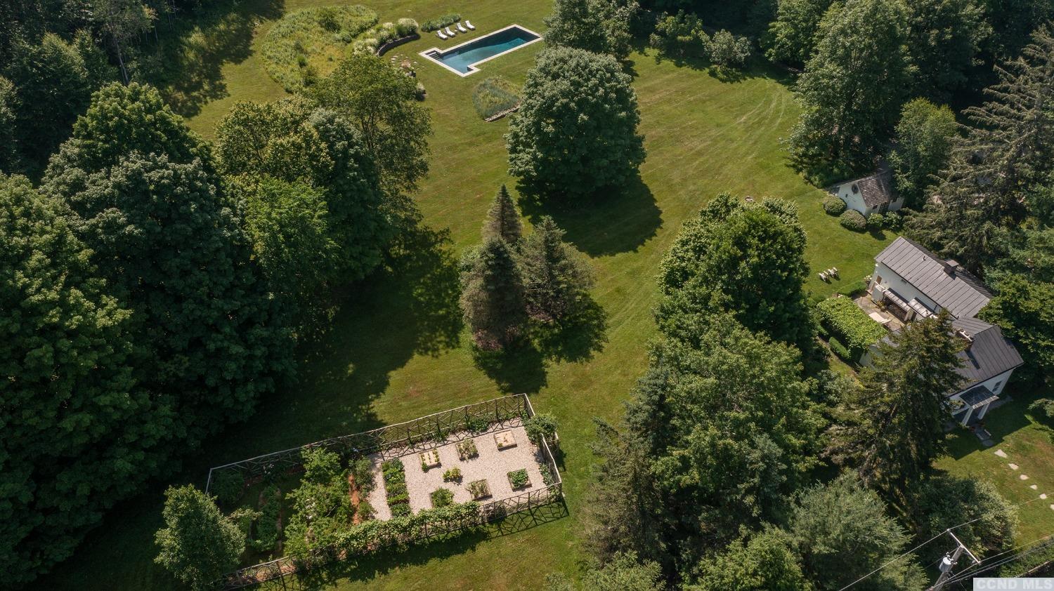 516 County Route 11, Ancram, NY 12502